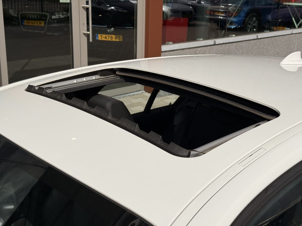 BMW 1 Serie 116i m sport edition | pano | stoelverwarming | leder | afn tre