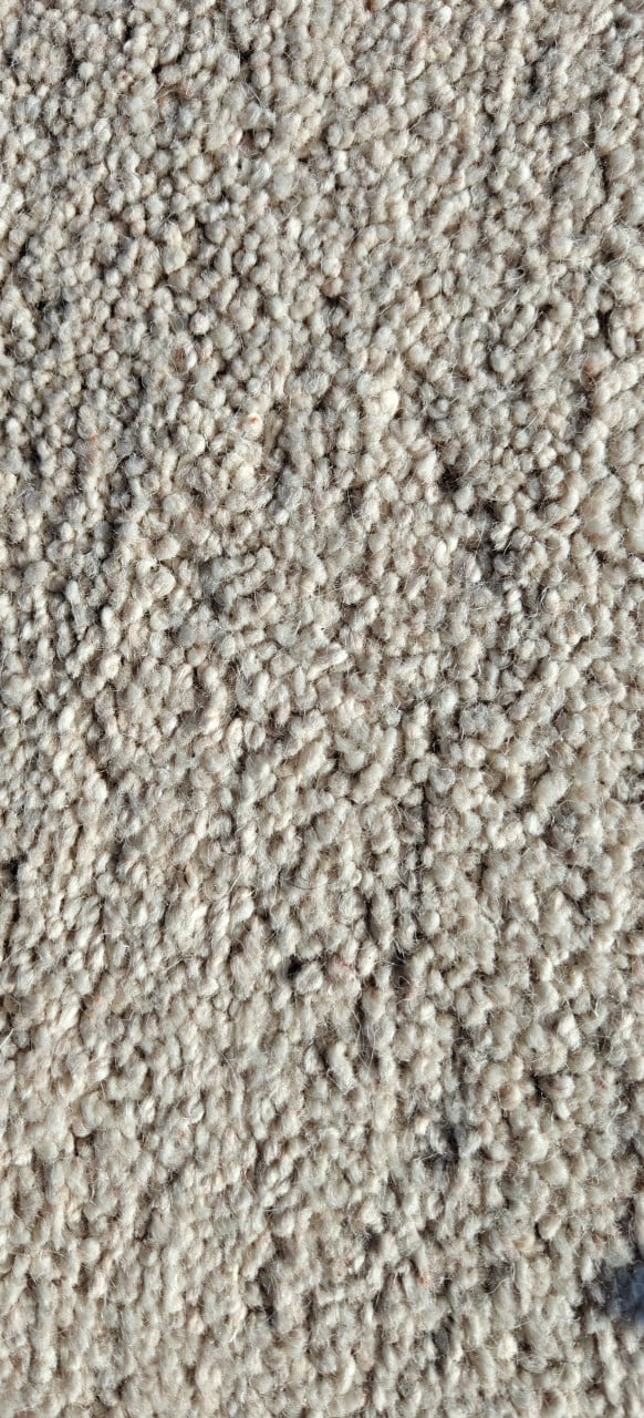 Te Koop Vloer Kleed 135 cm x 185 cm.