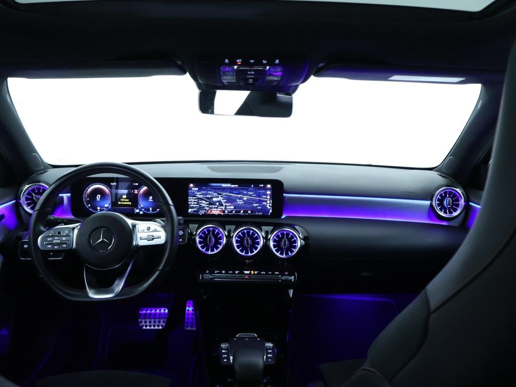 Mercedes-Benz A-Klasse 180 business solution amg | panoramadak | memory pak