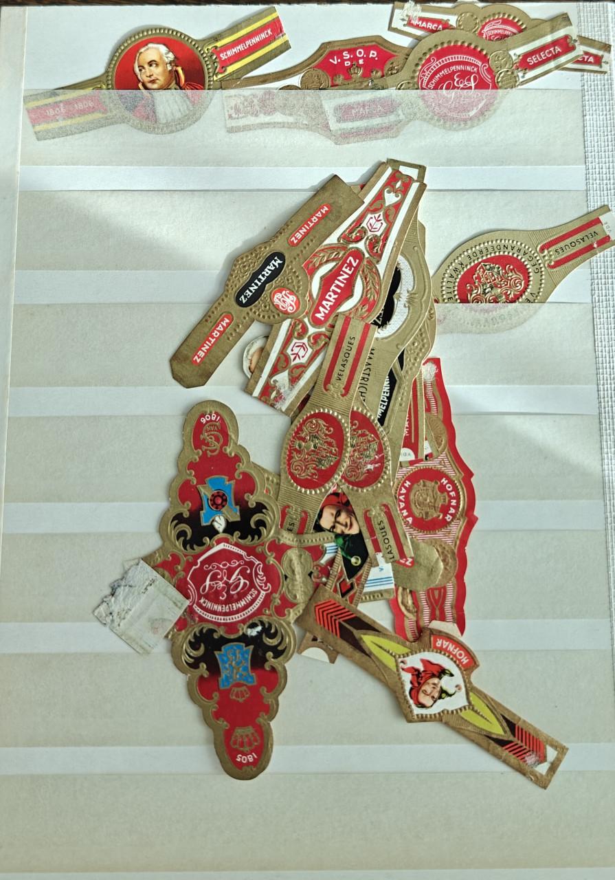 Een boekje met Sigarenbandjes