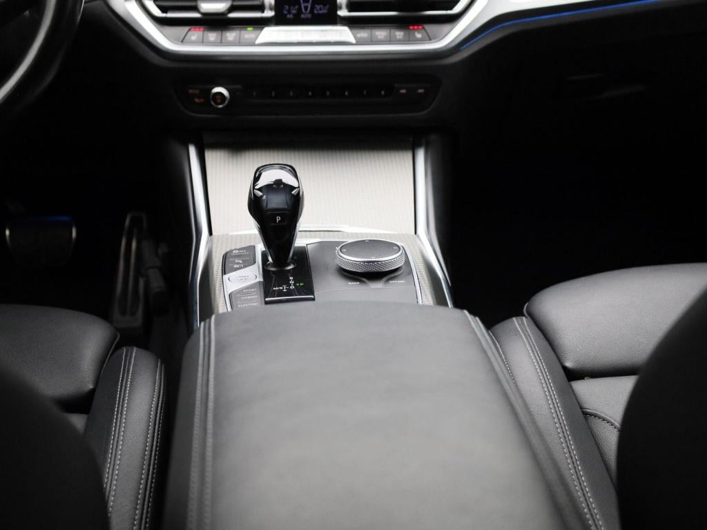 BMW 3-serie touring 330e high executive | m-sport | automaat | lmv | naviga