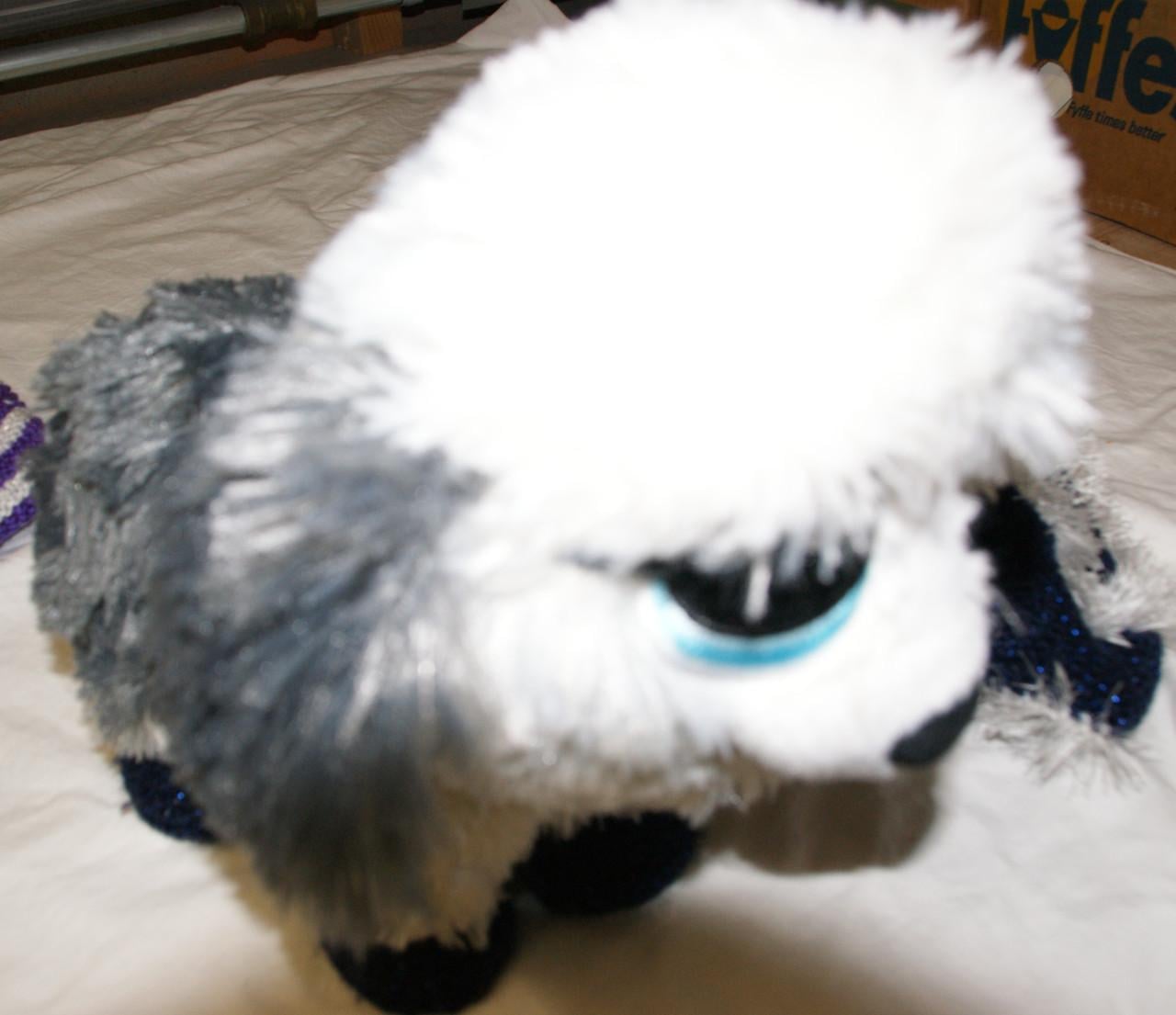 Interactieve Pippo Popo speelgoedhond met kleedjes