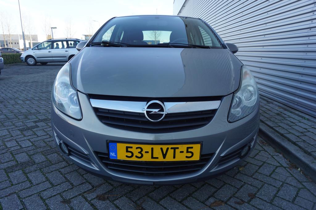 Opel Corsa 1.4-16v '111' edition airco / cruise / elektr. ramen / trekhaak