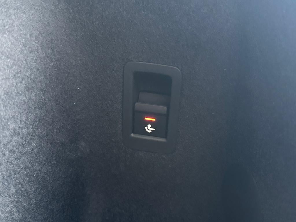 Audi Q3 35 tfsi s-line | panoramadak | zwart optiek | trekhaak | camera | e