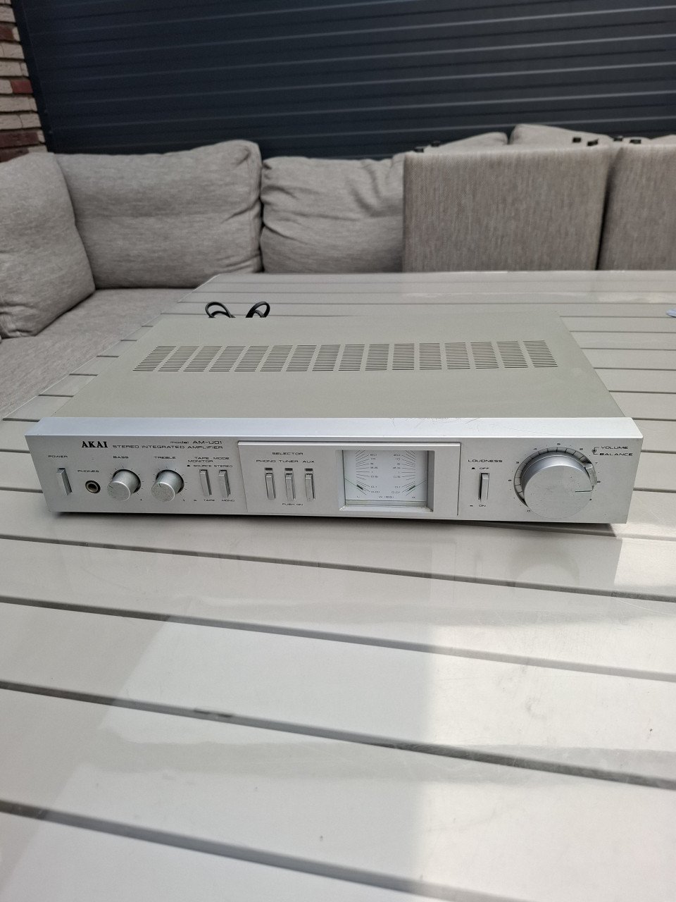 Akai AM-U01 eindversterker .