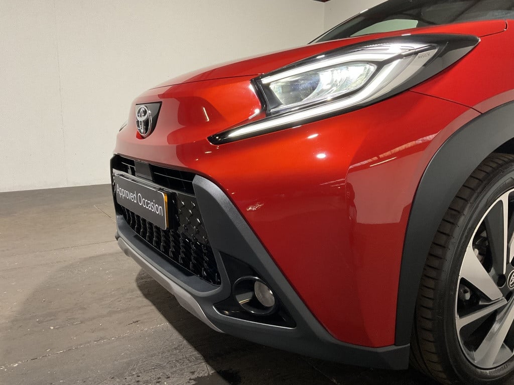 Toyota Aygo x 1.0 vvt-i mt envy | clima | navi | jbl | camera