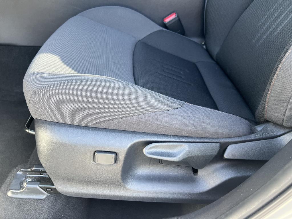 Toyota C-hr 1.8 hybrid 140 dyn