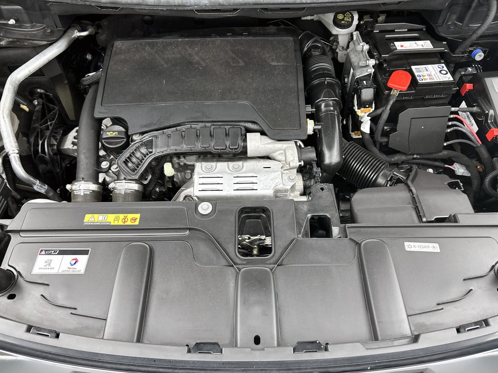 Peugeot 3008 130 pk gt black pack | rijklaar | panorama schuif / kanteldak 