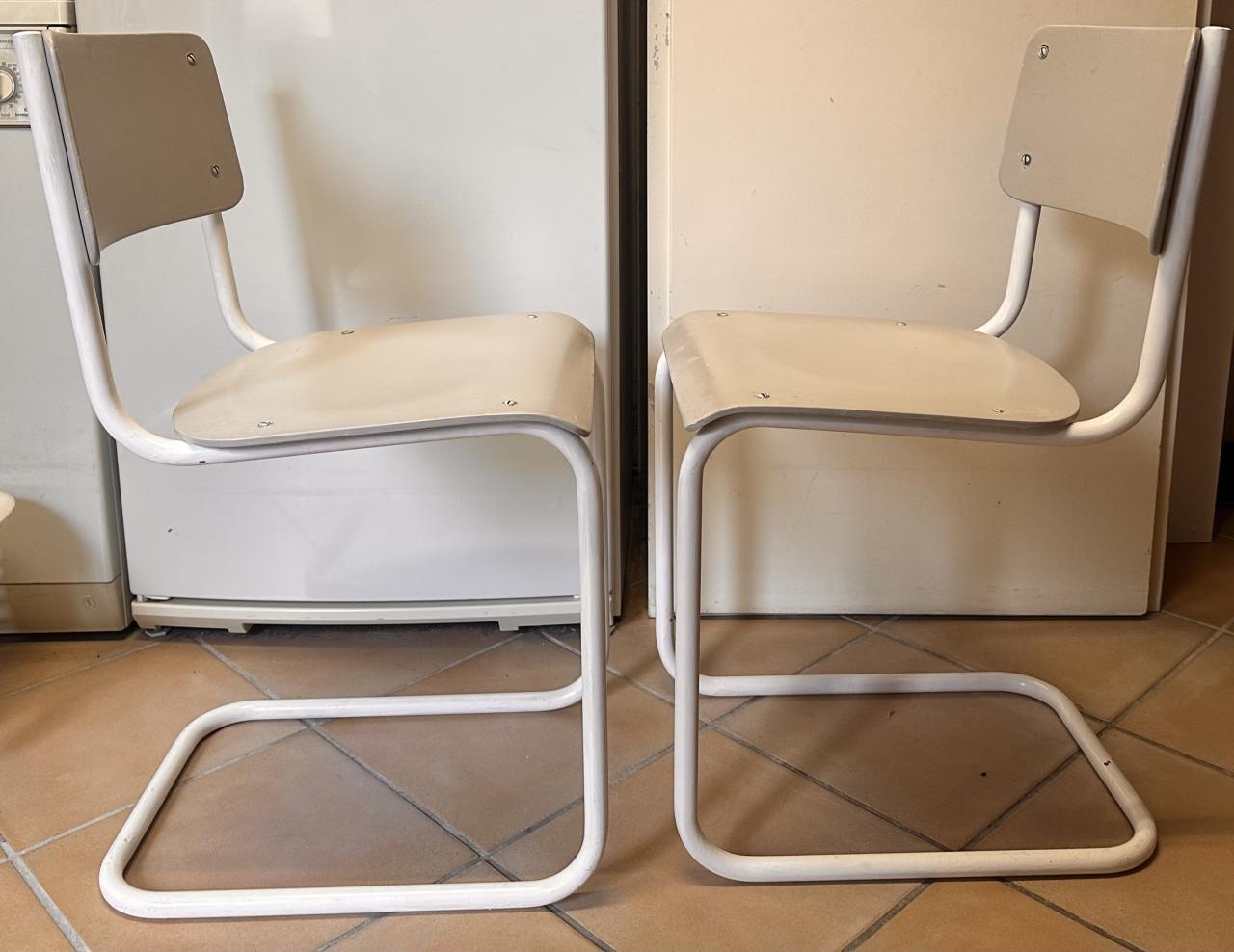 Antieke keukenstoeltjes