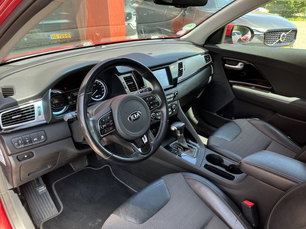 Kia Niro 1.6 gdi hybrid businessline | kanteldak | carplay | camera | trekh