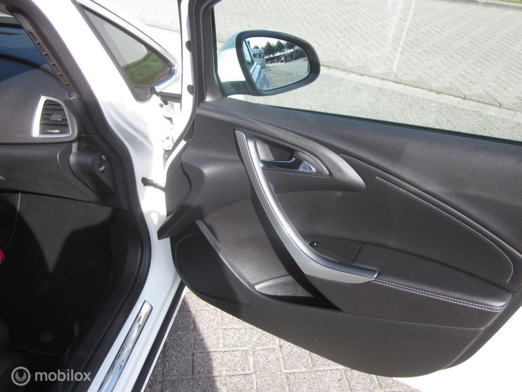 Opel Astra sports tourer 1.6 station edition/airco/cruise/lm velgen
