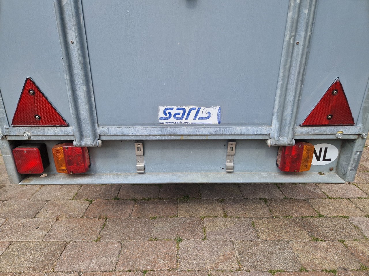 Te huur ruime kampeer aanhangwagen