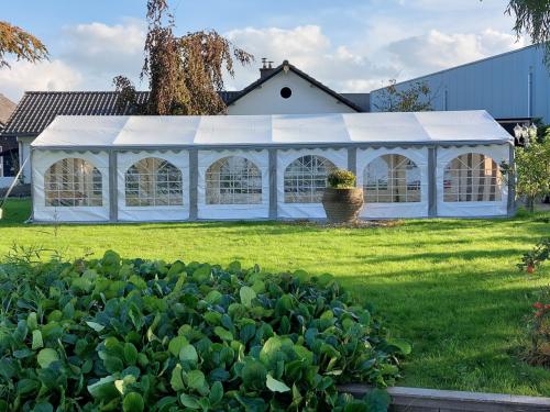Partytent 5x12 meter wit XXL te huur