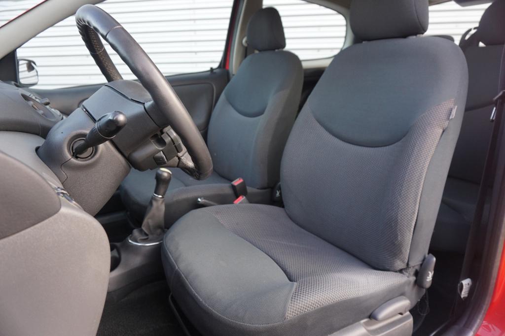Toyota Yaris 1.0 vvt-i airco / elektr. ramen / apk t/m 06-2027