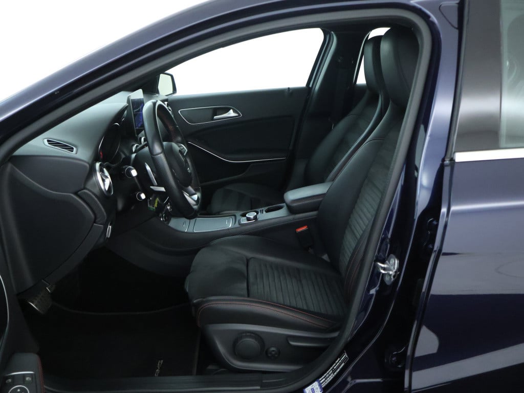 Mercedes-Benz A-Klasse 180 business solution amg | cruise control | stoelve