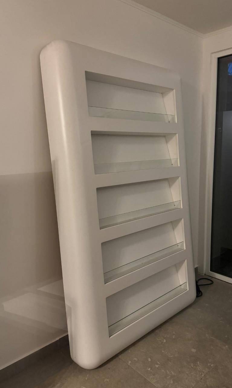 Exclusieve maatwerk design display-en brochurekast
