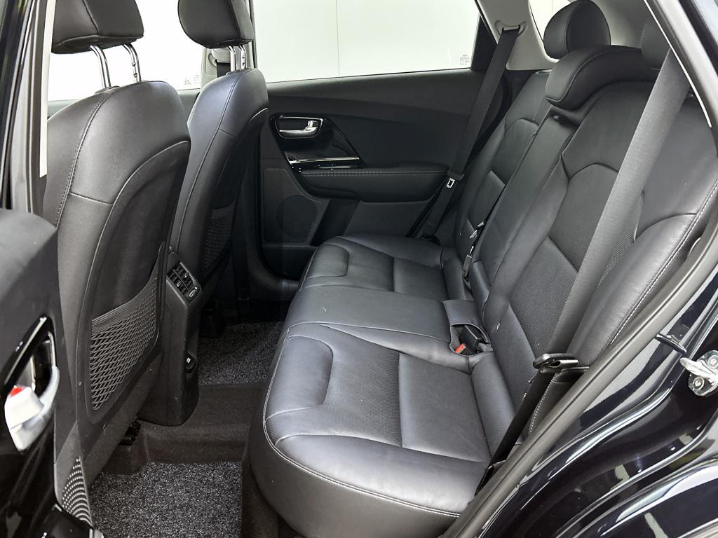 Kia Niro 1.6 gdi hybrid executiveline | trekhaak | jbl | schuifdak | stoelv