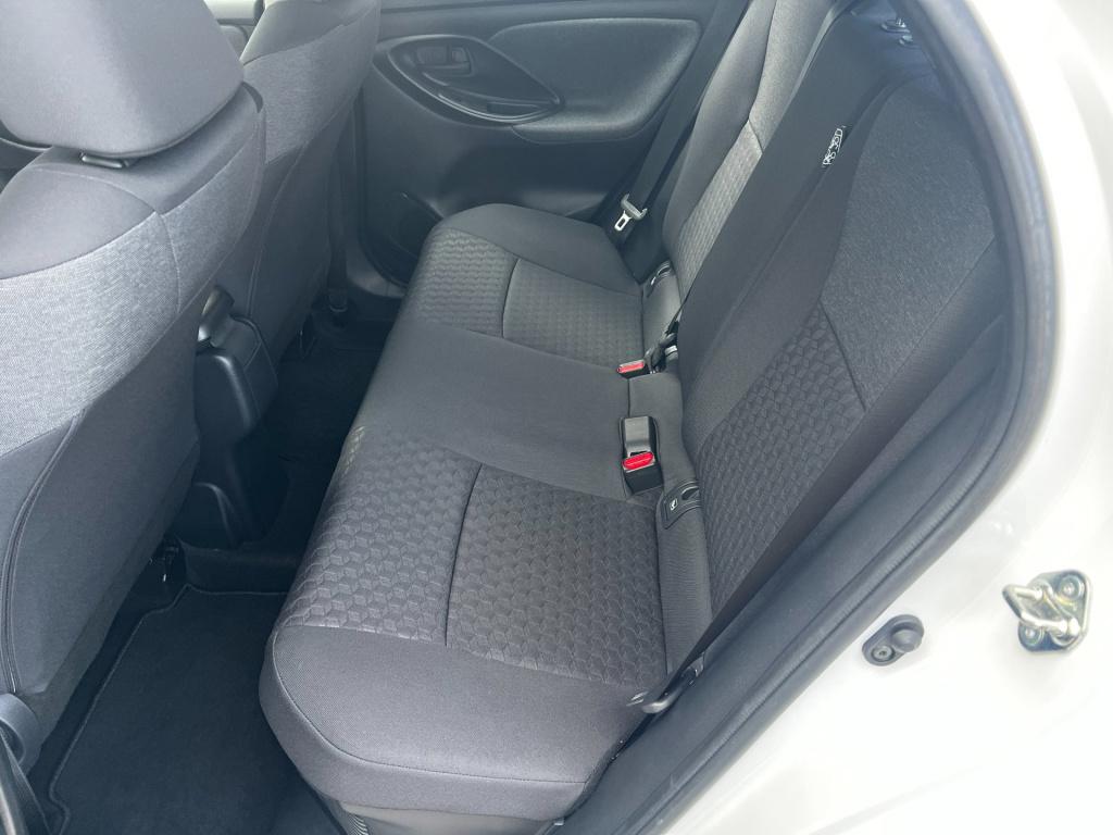 Toyota Yaris 1.5 hybrid dynamic line, camera, carplay, navi enz..