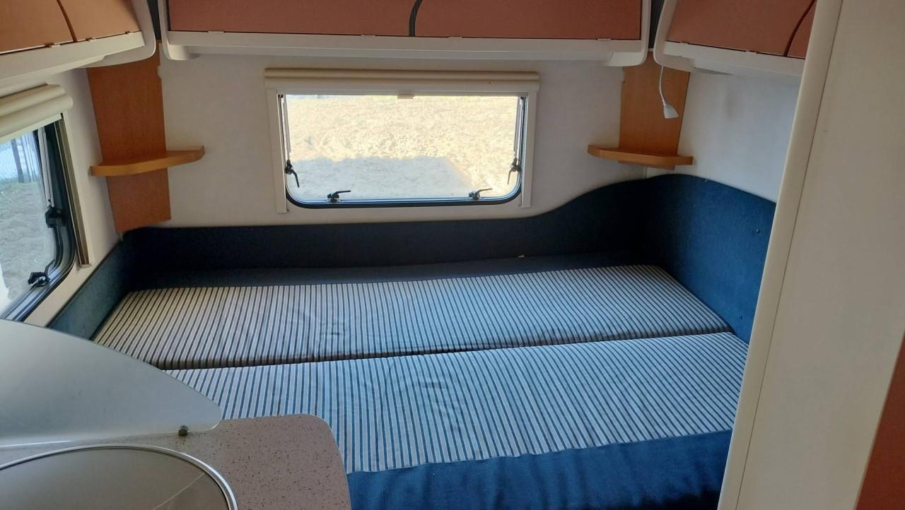 Eriba Feeling 430 met mover en cassetteluifel
