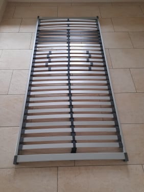Stevige lattenbodem 90 x 200 (in goede nette staat )