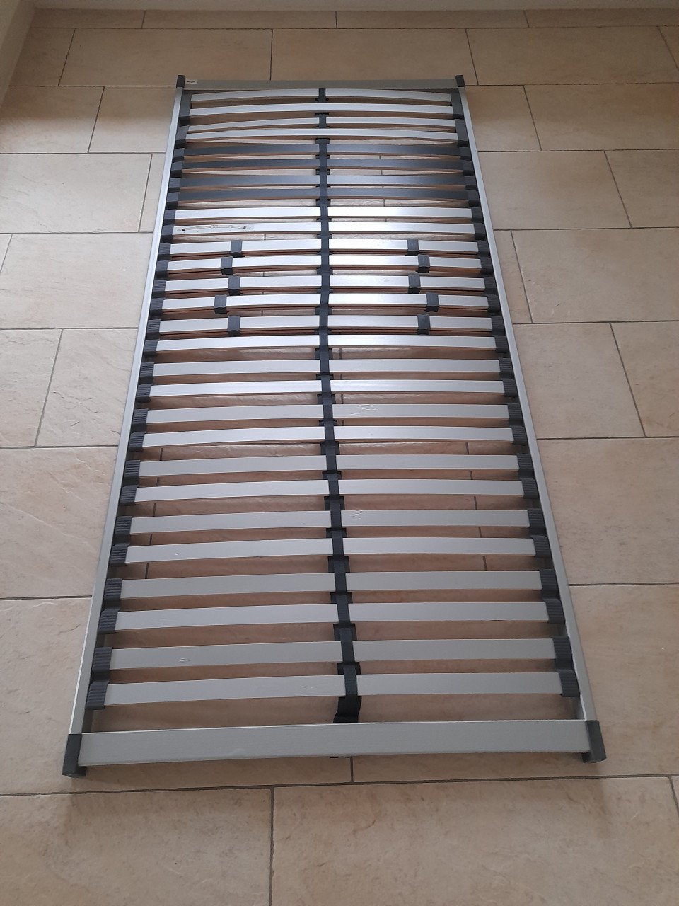 Stevige lattenbodem 90 x 200 (in goede nette staat )