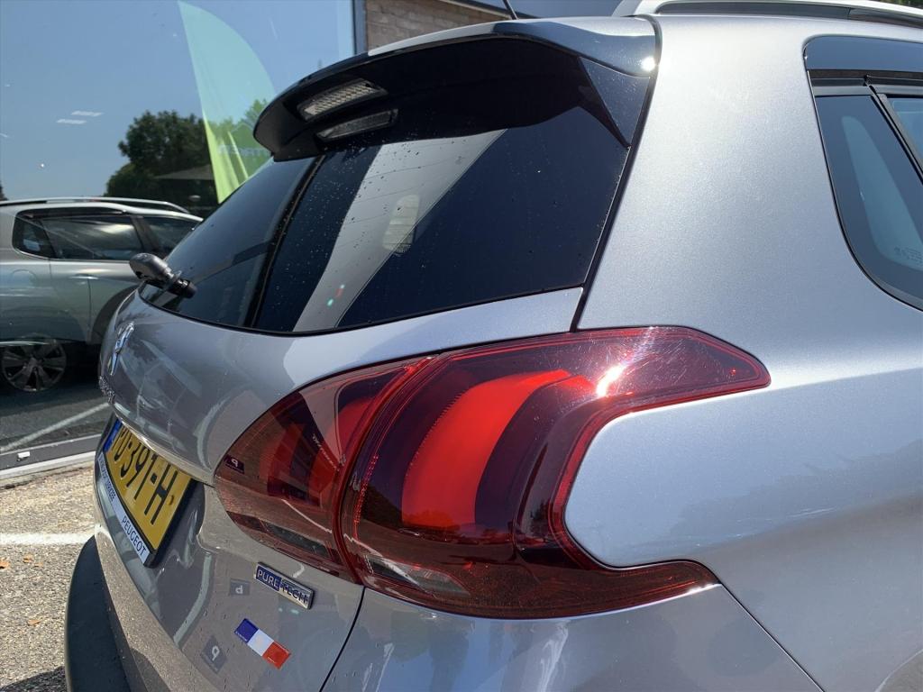 Peugeot 2008 blue lion 1.2-110pk navigatie | cruise control | airco | panor