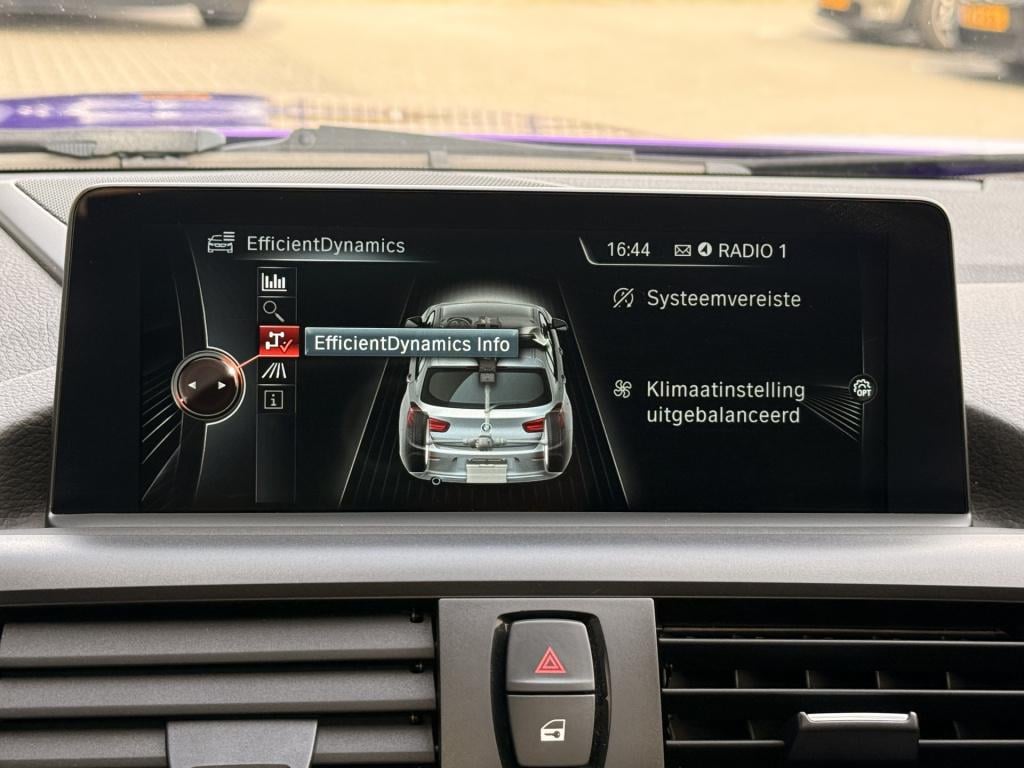 BMW 1 Serie m135i m-performance | schuifdak| navi | cruise | performance ui