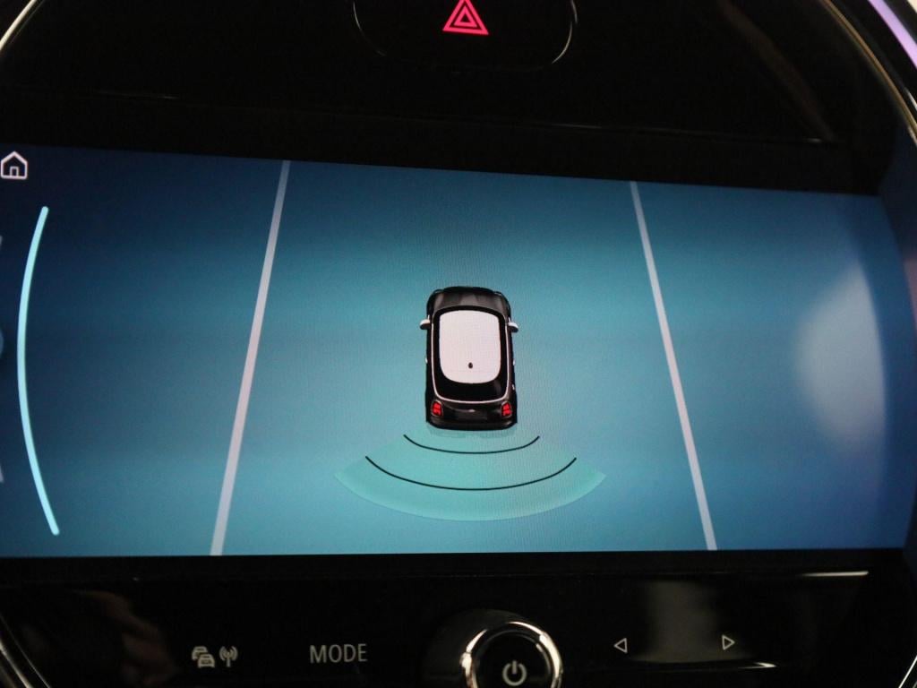 Mini Cooper mini 1.5 essential | navigatie | black pakket | parkeer sensore