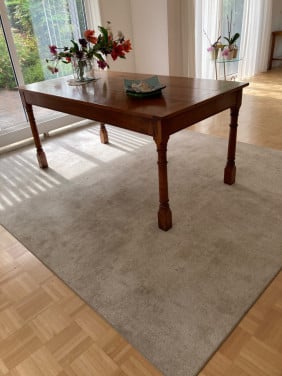 Salontafel, eetkamertafel en 3 bijzettafel KERSENHOUT