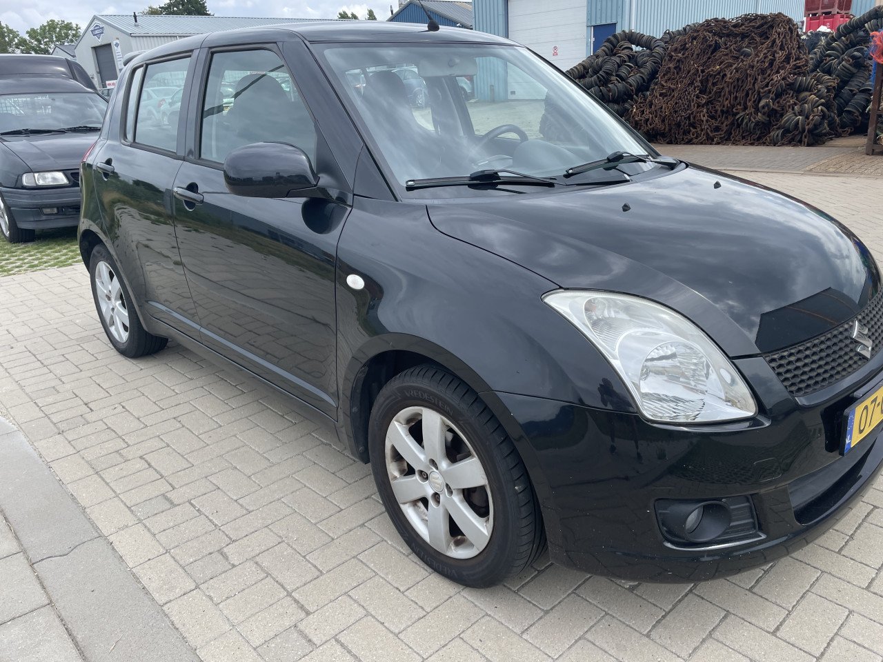 Suzuki Swift 1.3 bandit 5 deurs 135000 km