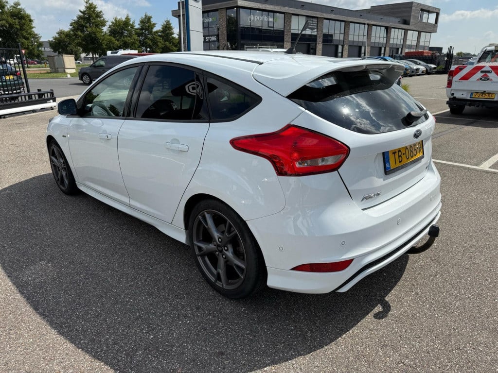 Ford Focus 1.0 st-line | climate control | cruise control | voorruit verwar