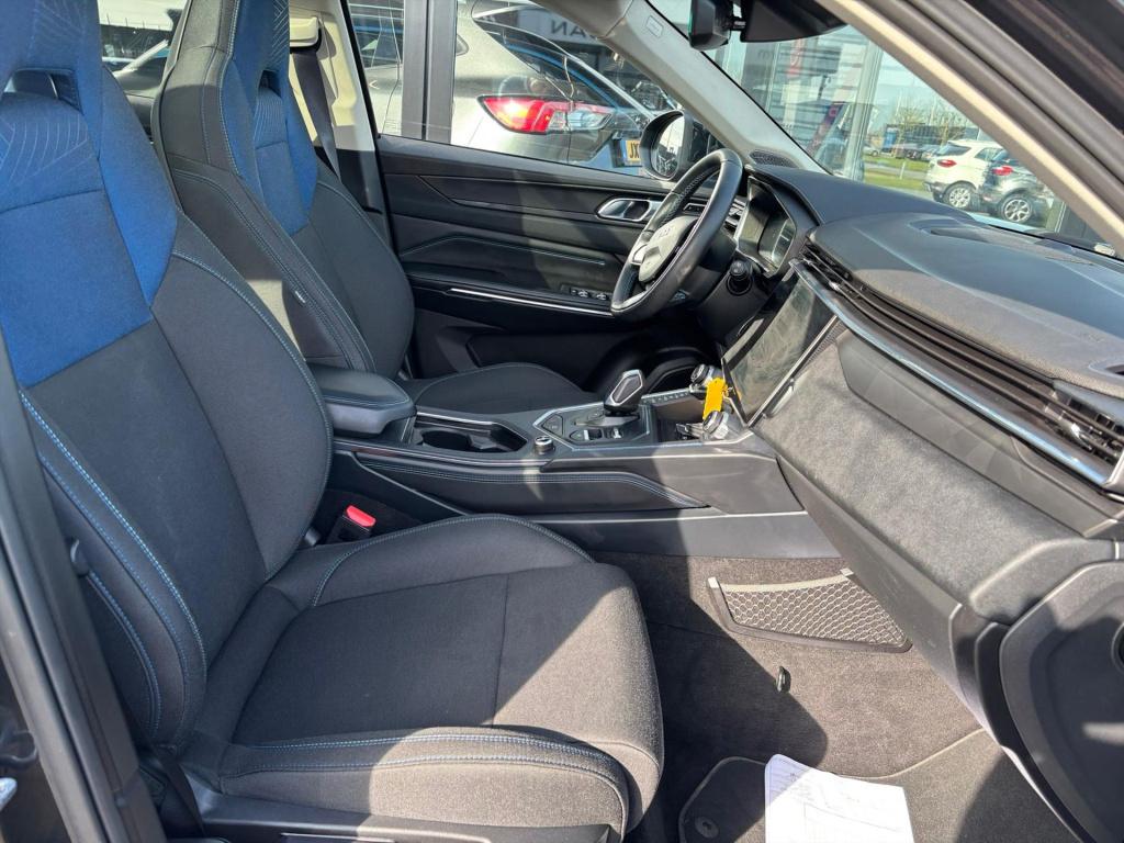 Lynk & Co 01 261pk phev, plug in hybrid , 360 camera, pano dak , cap play ,