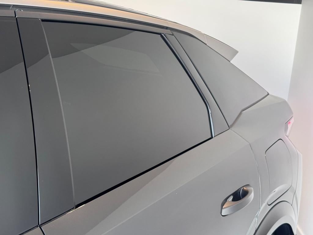Peugeot E-3008 gt 73 kwh