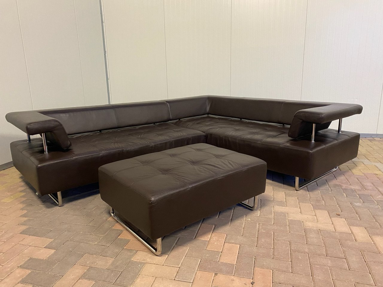 GRATIS LEVERING HEEL NL Montel Bruin Leer Hoekbank met Poef