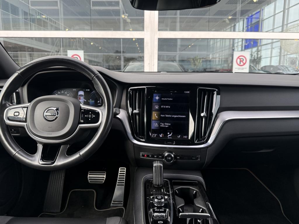 Volvo V60 t6 340pk recharge r-design| adap.cruise| camera| h&k sound| keyl