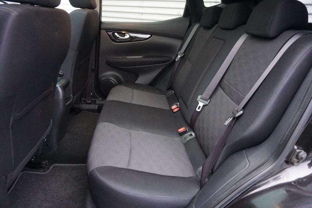 Nissan Qashqai 1.2 n-connecta climate / navi / camera / glazen dak / parkee