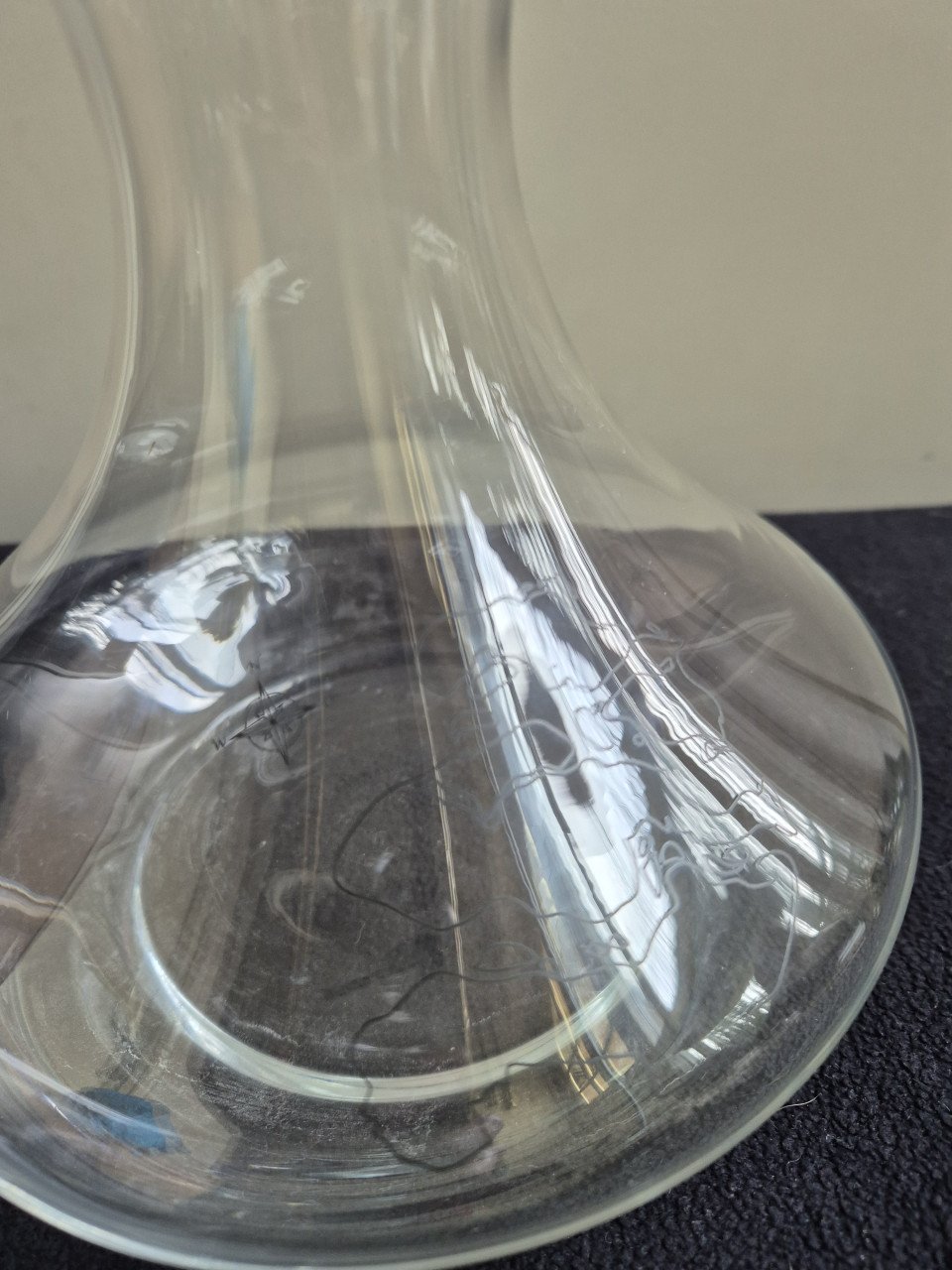 Water karaf “Zeeuws water”  Met ingeëtste  afbeelding