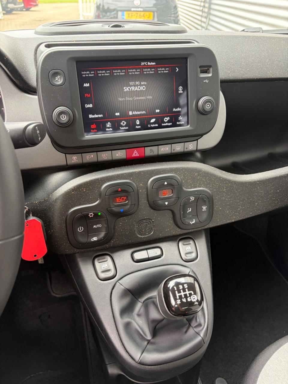 Fiat Panda 1.0 hybrid cross
