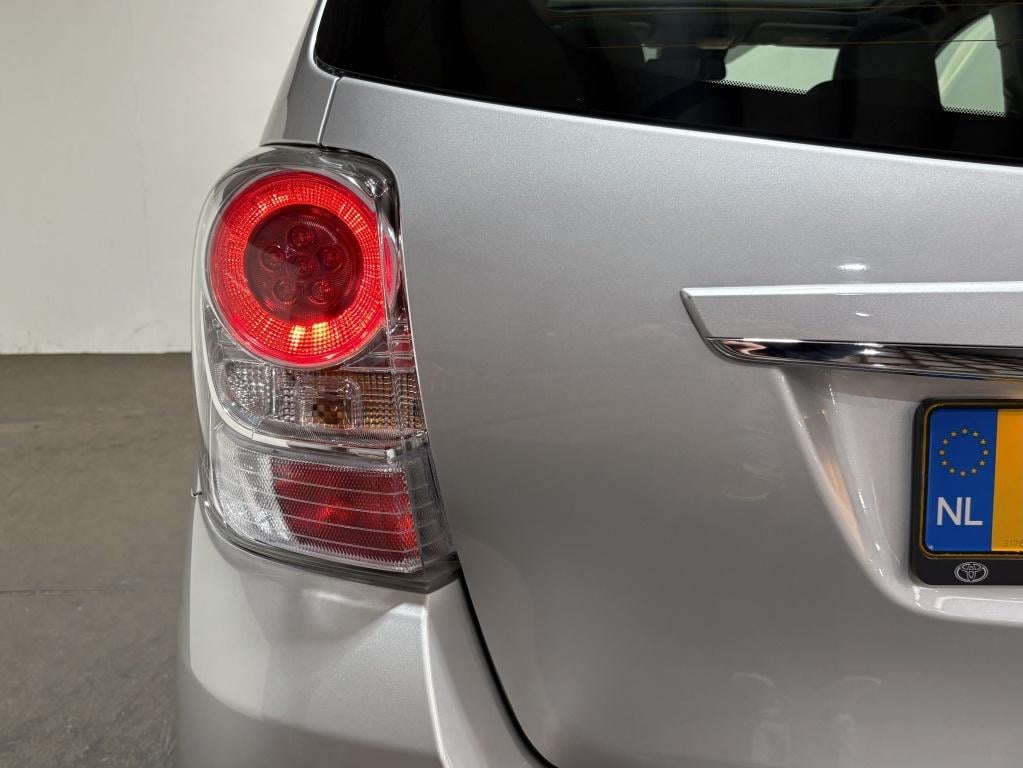 Toyota Corolla Verso 1.8 vvt-i skyview edition