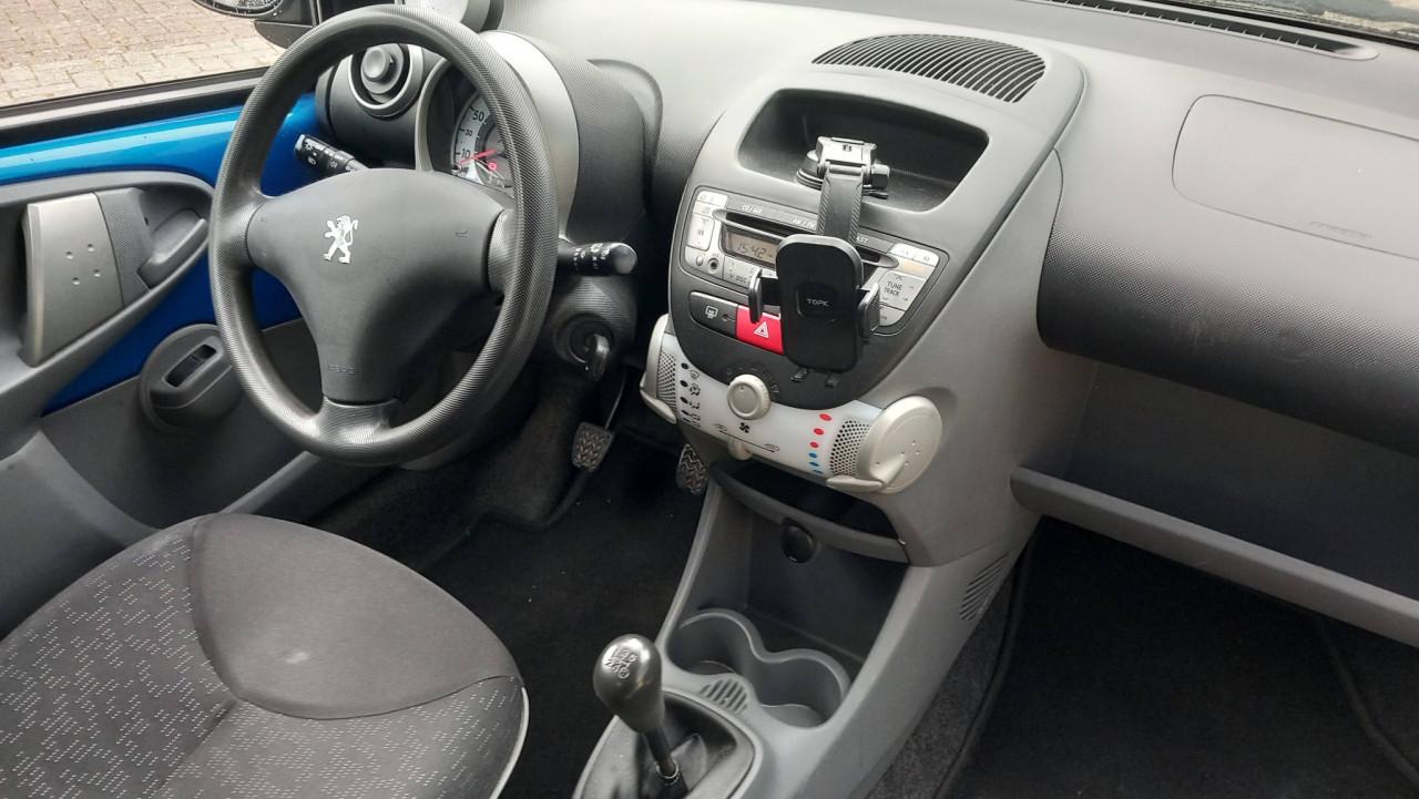 Peugeot 107 1.0 12v XR 3deurs bj:2009 SPORTIEF airco apk 2027 !!!