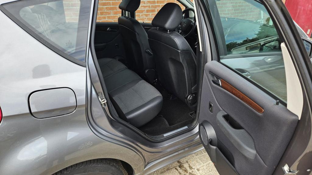 Mercedes-Benz A-Klasse 180 business class avantgarde