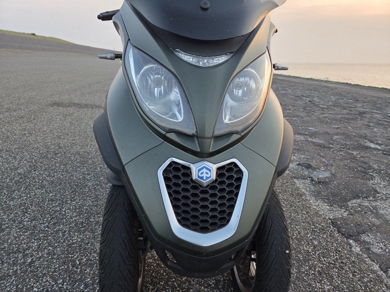 Piaggio MP3 500LT Ie Sport met topkoffer in kleur!