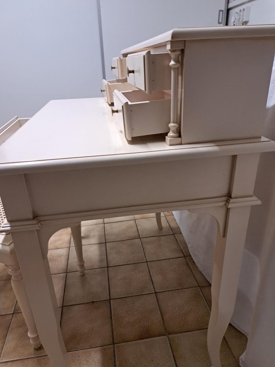 Secretaire en bijbehorende stoel