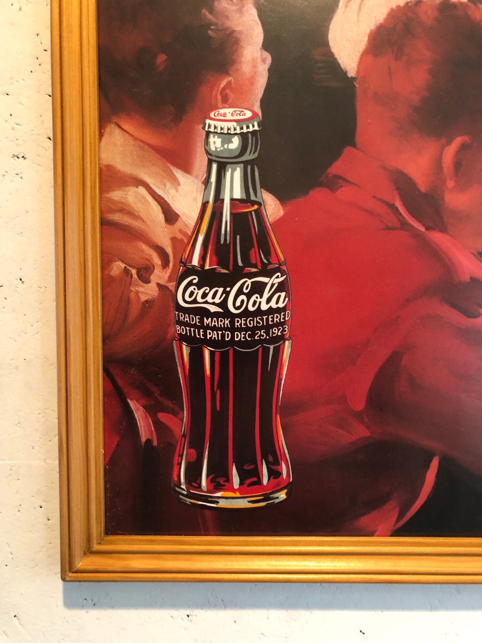 Coca cola poster ingelijst achter ontspiegeld afm 72x57cm.