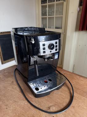 DeLonghi ECAM20110B Koffiezetapparaat - Zo goed als nieuw!