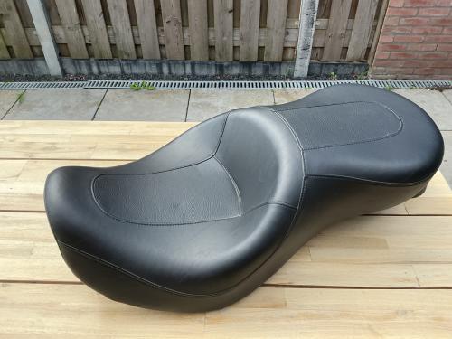 Harley Davidson Fatbob (2008) duo-zit en sissi bar