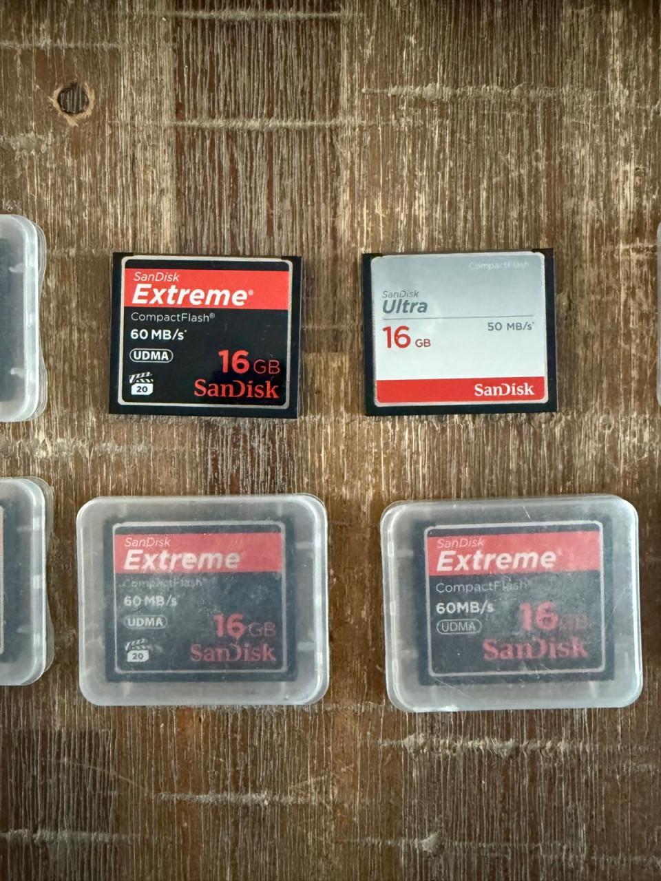 Canon 5D Mark III + 7D | 14 CF-kaarten + accessoires