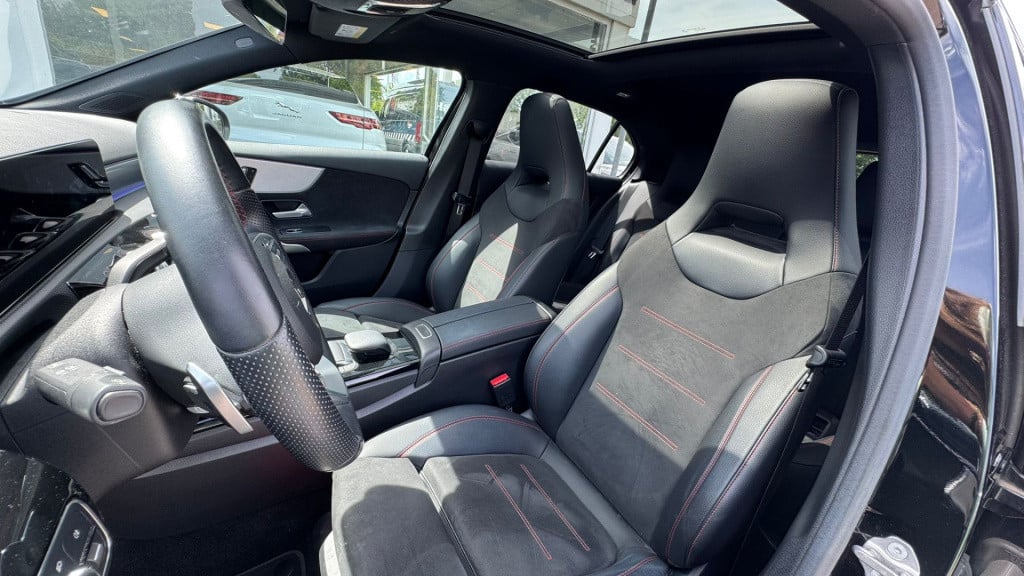 Mercedes-Benz A-Klasse 250 e business solution amg limited