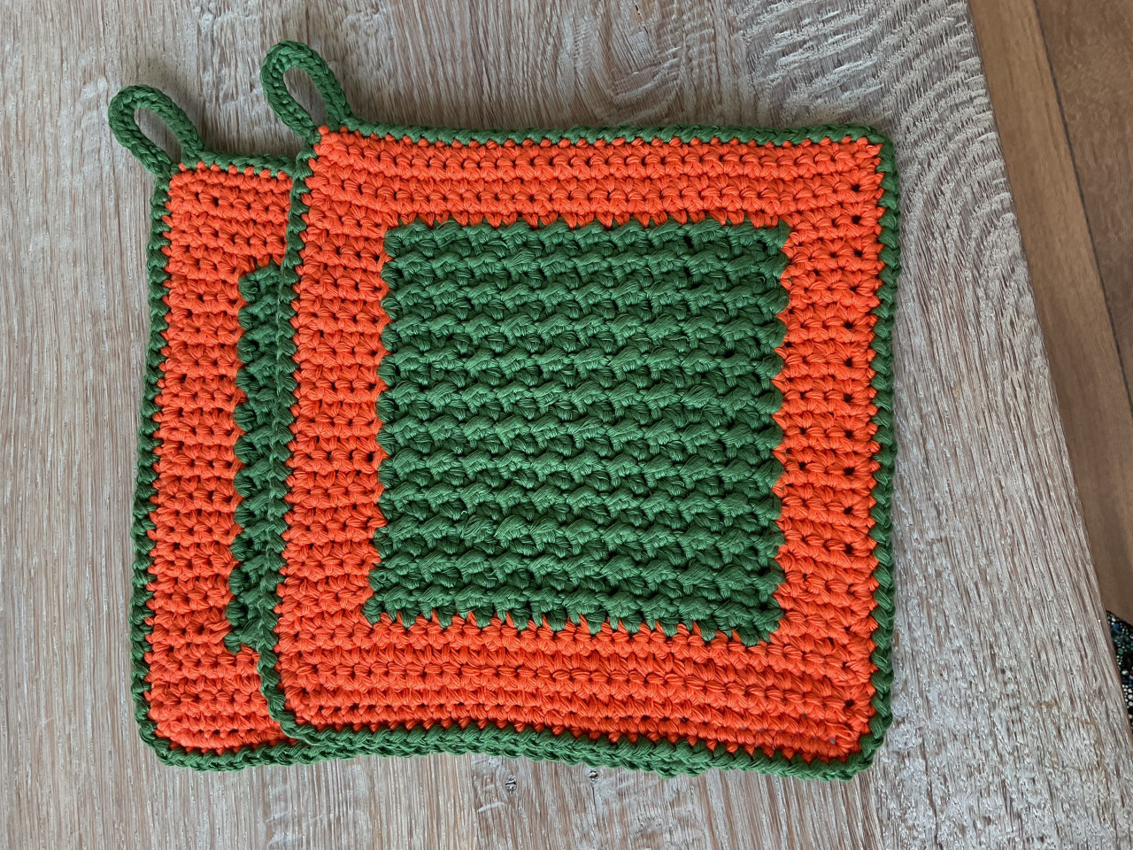 Nieuwe gehaakte pannenlappen.
