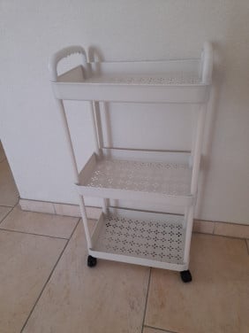 Kleine trolley  34 x 22 x 70 (in goede staat )